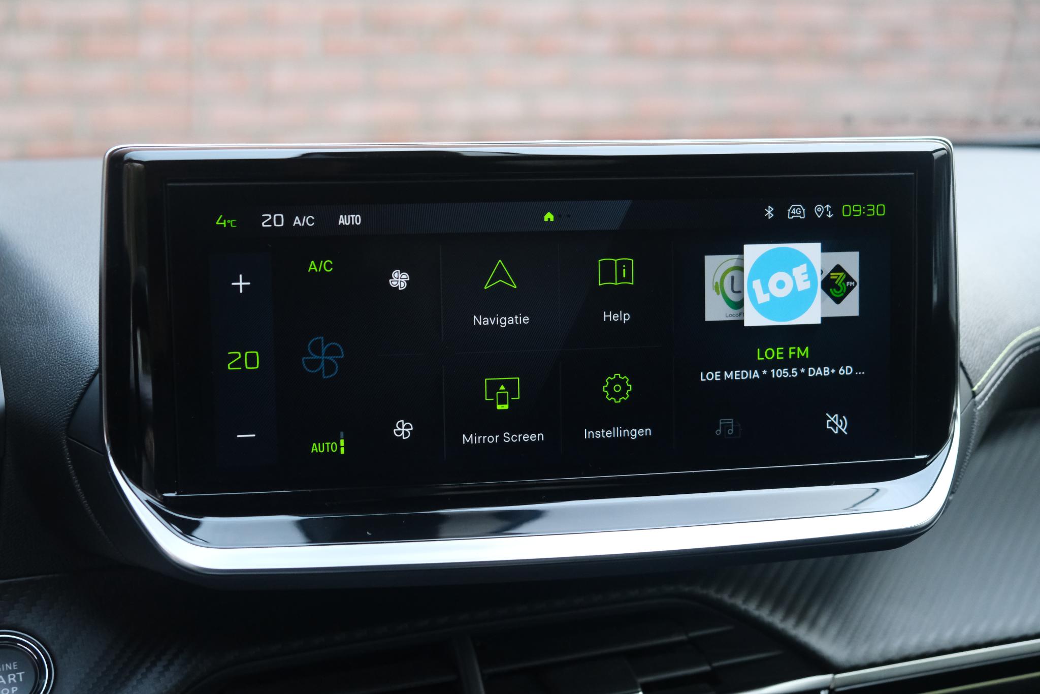 Peugeot 2008 1.2 PureTech 130pk EAT8 GT Pack | Navi | App Connect | Adaptive Cruise | Keyless | Alcantara | Camera | PDC afbeelding 15