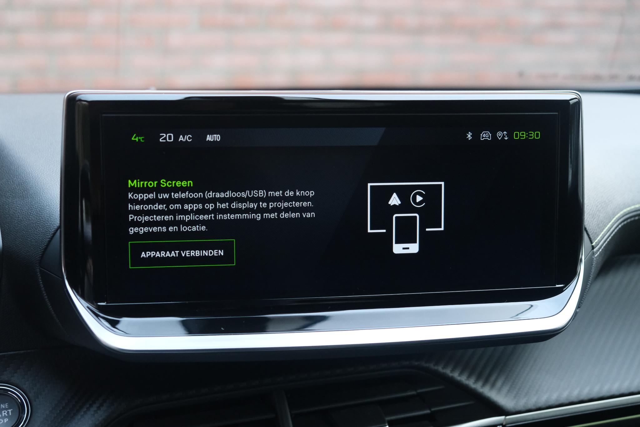 Peugeot 2008 1.2 PureTech 130pk EAT8 GT Pack | Navi | App Connect | Adaptive Cruise | Keyless | Alcantara | Camera | PDC afbeelding 17