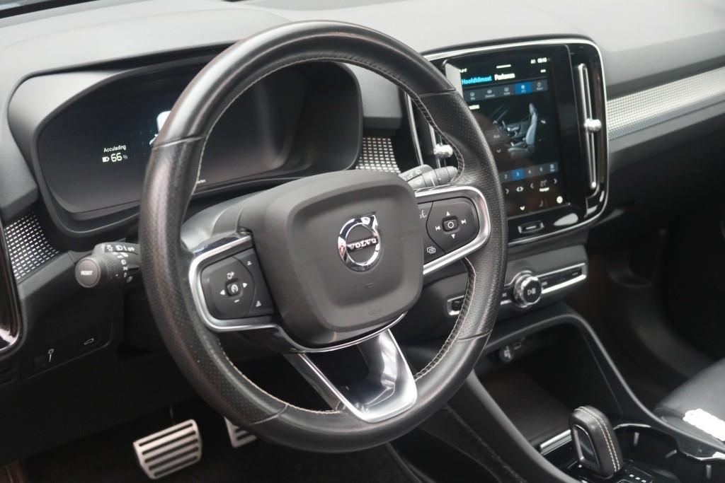 Volvo XC40 Recharge P8 408pk AWD R-Design | SOH 93% | Navi | Adaptive Cruise | Panoramadak | Elektrische Achterklep | Keyless | Stoelverwarming | Trekhaak afbeelding 8