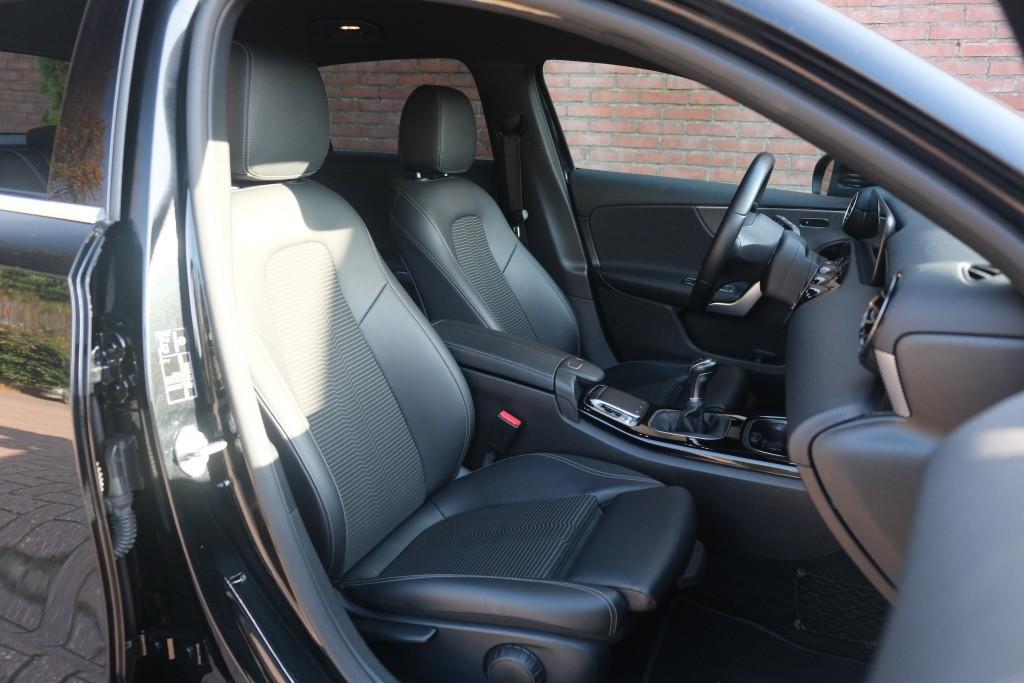 Mercedes-Benz A-Klasse 180 136pk Business Solution | Widescreen | Climate | Cruise | Camera | Stoelverwarming | PDC afbeelding 6