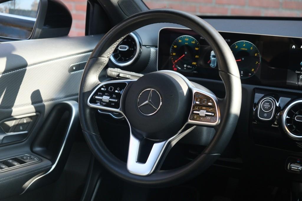 Mercedes-Benz A-Klasse 180 136pk Business Solution | Widescreen | Climate | Cruise | Camera | Stoelverwarming | PDC afbeelding 12