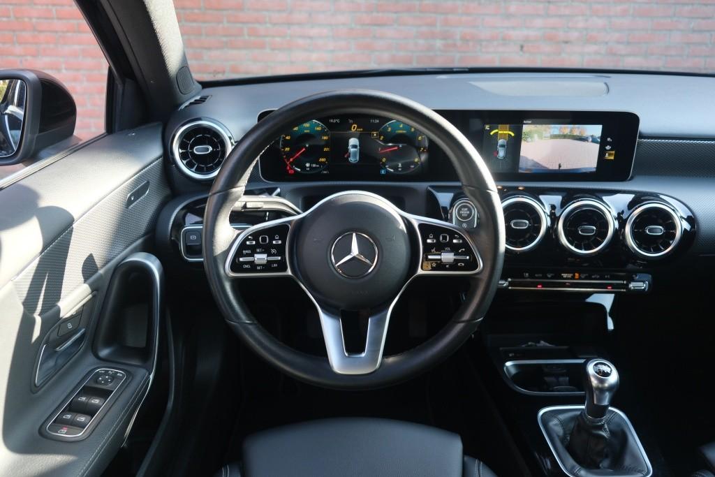 Mercedes-Benz A-Klasse 180 136pk Business Solution | Widescreen | Climate | Cruise | Camera | Stoelverwarming | PDC afbeelding 14