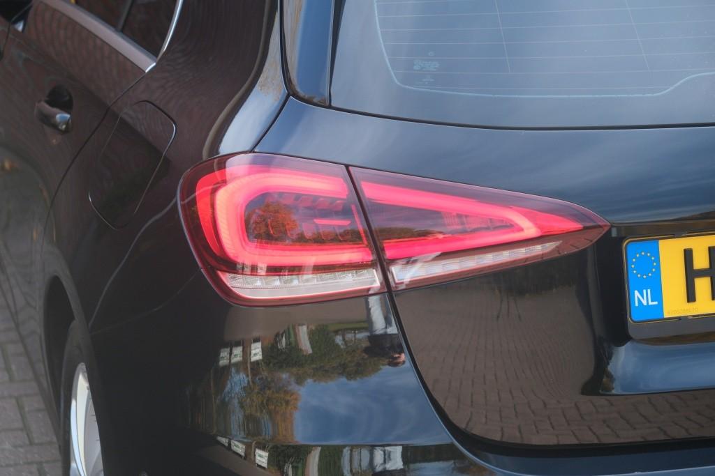 Mercedes-Benz A-Klasse 180 136pk Business Solution | Widescreen | Climate | Cruise | Camera | Stoelverwarming | PDC afbeelding 26