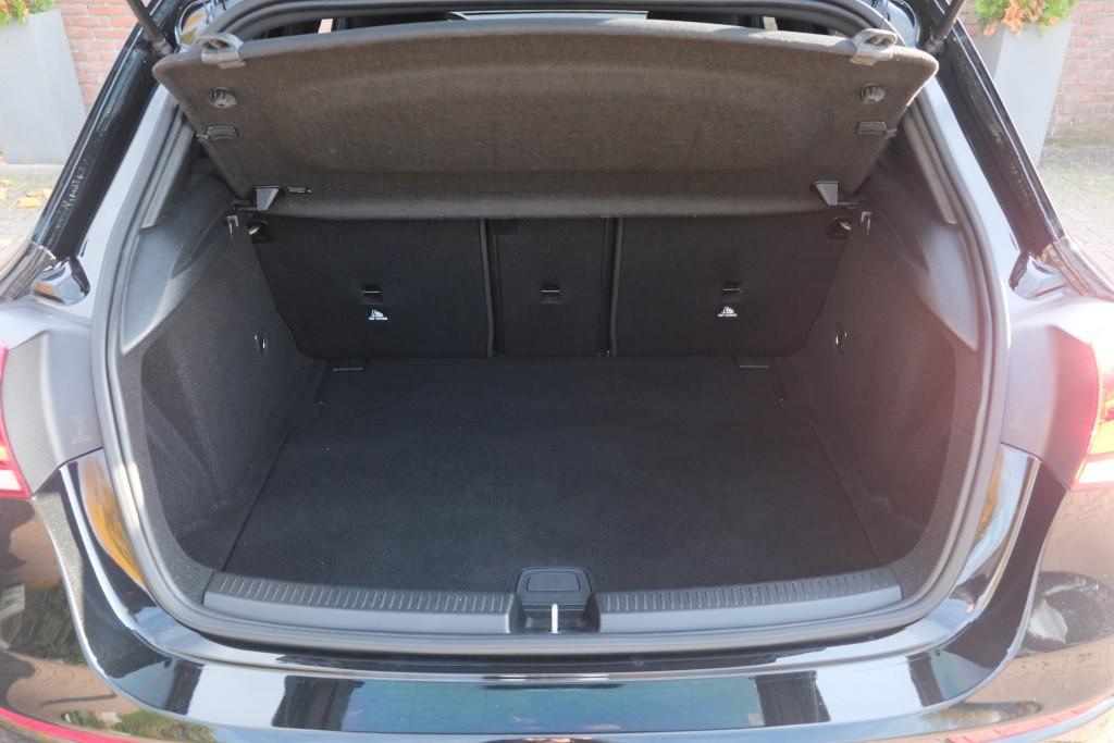 Mercedes-Benz A-Klasse 180 136pk Business Solution | Widescreen | Climate | Cruise | Camera | Stoelverwarming | PDC afbeelding 28