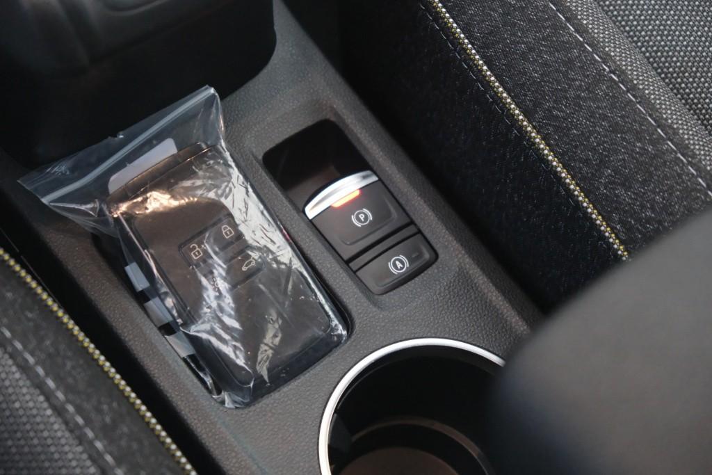 Renault Captur 1.6 E-Tech full hybrid 145pk EDC techno | Navi | App Connect | Climate | Camera | PDC | Winter Pakket afbeelding 25