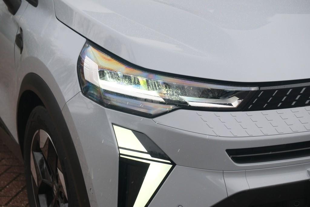 Renault Captur 1.6 E-Tech full hybrid 145pk EDC techno | Navi | App Connect | Climate | Camera | PDC | Winter Pakket afbeelding 2