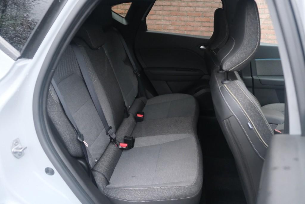 Renault Captur 1.6 E-Tech full hybrid 145pk EDC techno | Navi | App Connect | Climate | Camera | PDC | Winter Pakket afbeelding 3