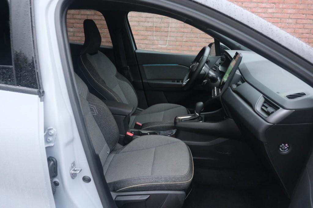 Renault Captur 1.6 E-Tech full hybrid 145pk EDC techno | Navi | App Connect | Climate | Camera | PDC | Winter Pakket afbeelding 4