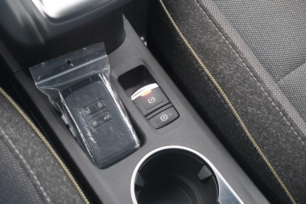 Renault Captur 1.6 E-Tech full hybrid 145pk EDC techno | Navi | App Connect | Climate | Camera | PDC | Winter Pakket afbeelding 25