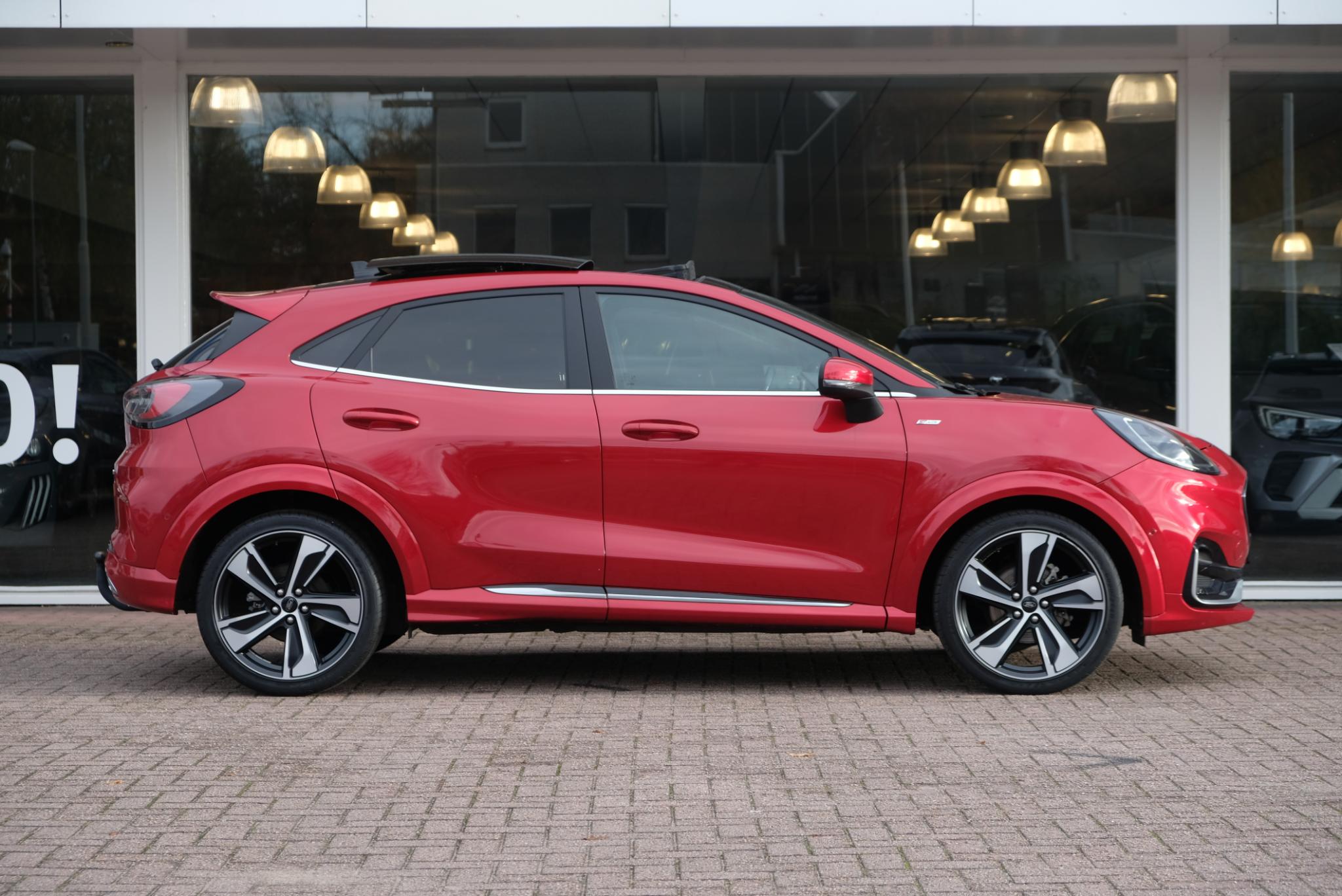 Ford Puma 1.0 EcoBoost Hybrid 155pk ST-Line X Vignale | Navi | App Connect | Climate | Adaptive Cruise | Panoramakdak | Keyless | B&O Audio | Camera | Winter Pakket afbeelding 4