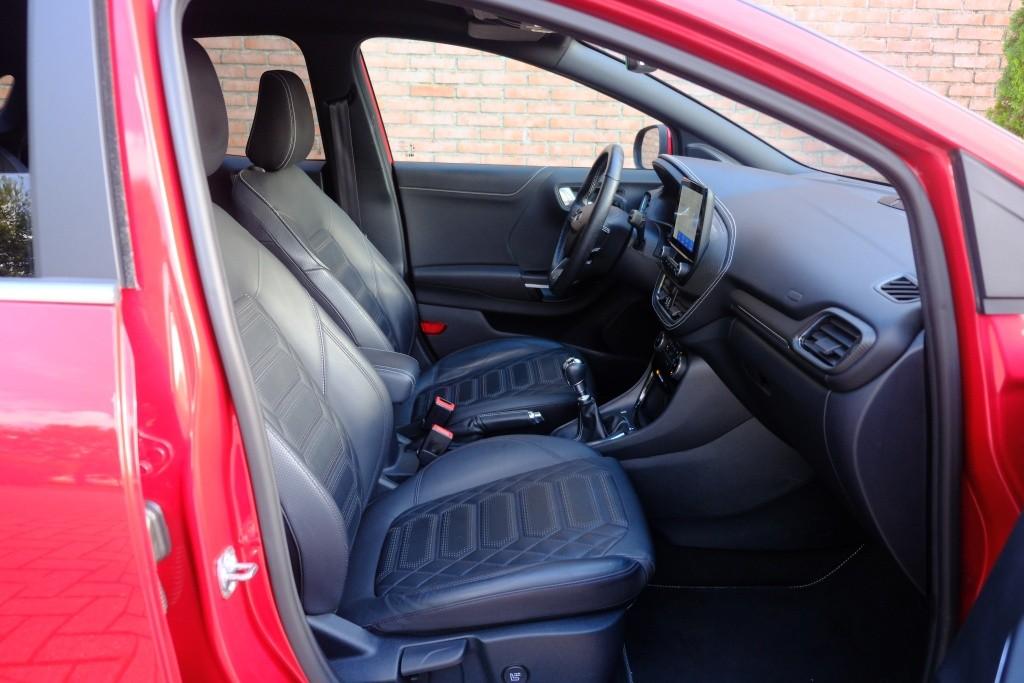 Ford Puma 1.0 EcoBoost Hybrid 155pk ST-Line X Vignale | Navi | App Connect | Climate | Adaptive Cruise | Panoramakdak | Keyless | B&O Audio | Camera | Winter Pakket afbeelding 8