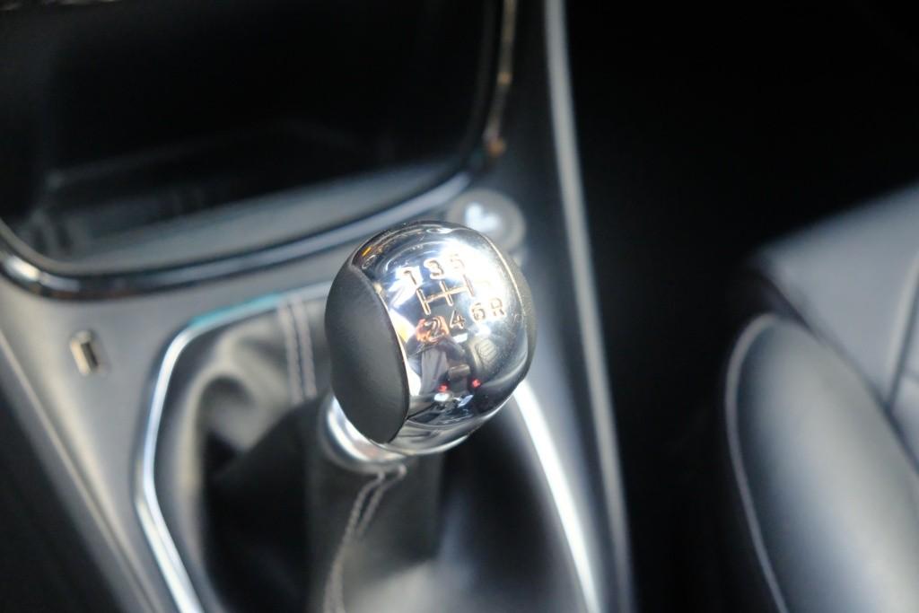 Ford Puma 1.0 EcoBoost Hybrid 155pk ST-Line X Vignale | Navi | App Connect | Climate | Adaptive Cruise | Panoramakdak | Keyless | B&O Audio | Camera | Winter Pakket afbeelding 26