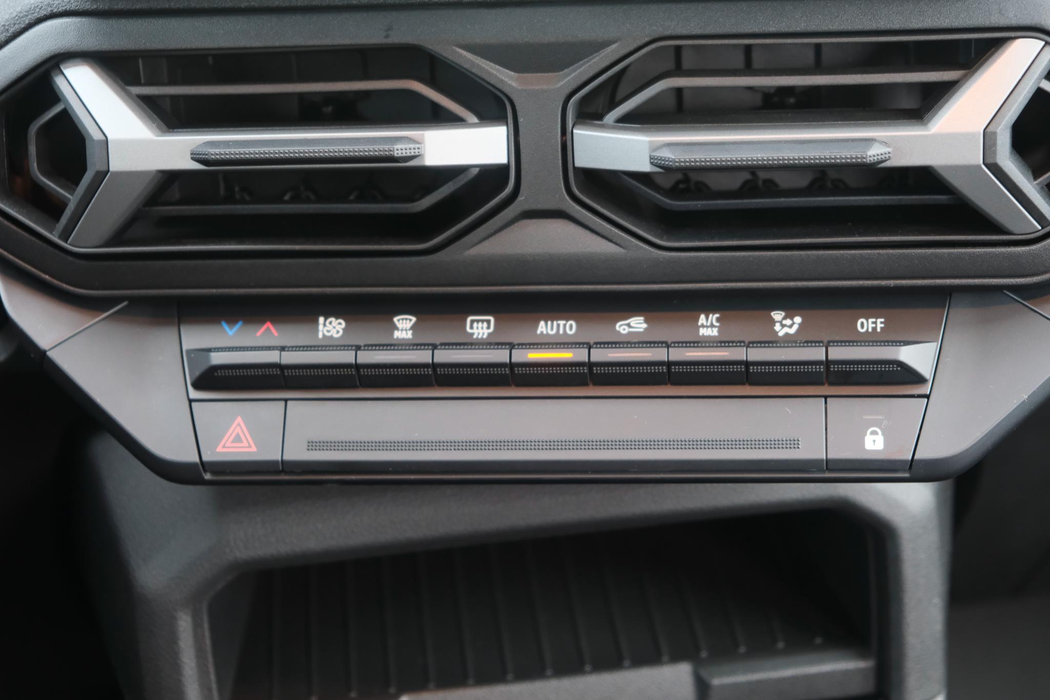 Dacia Duster 1.2 TCe 130pk mild hybrid Journey | App Connect | Climate | Cruise | Keyless | Camera | PDC afbeelding 13