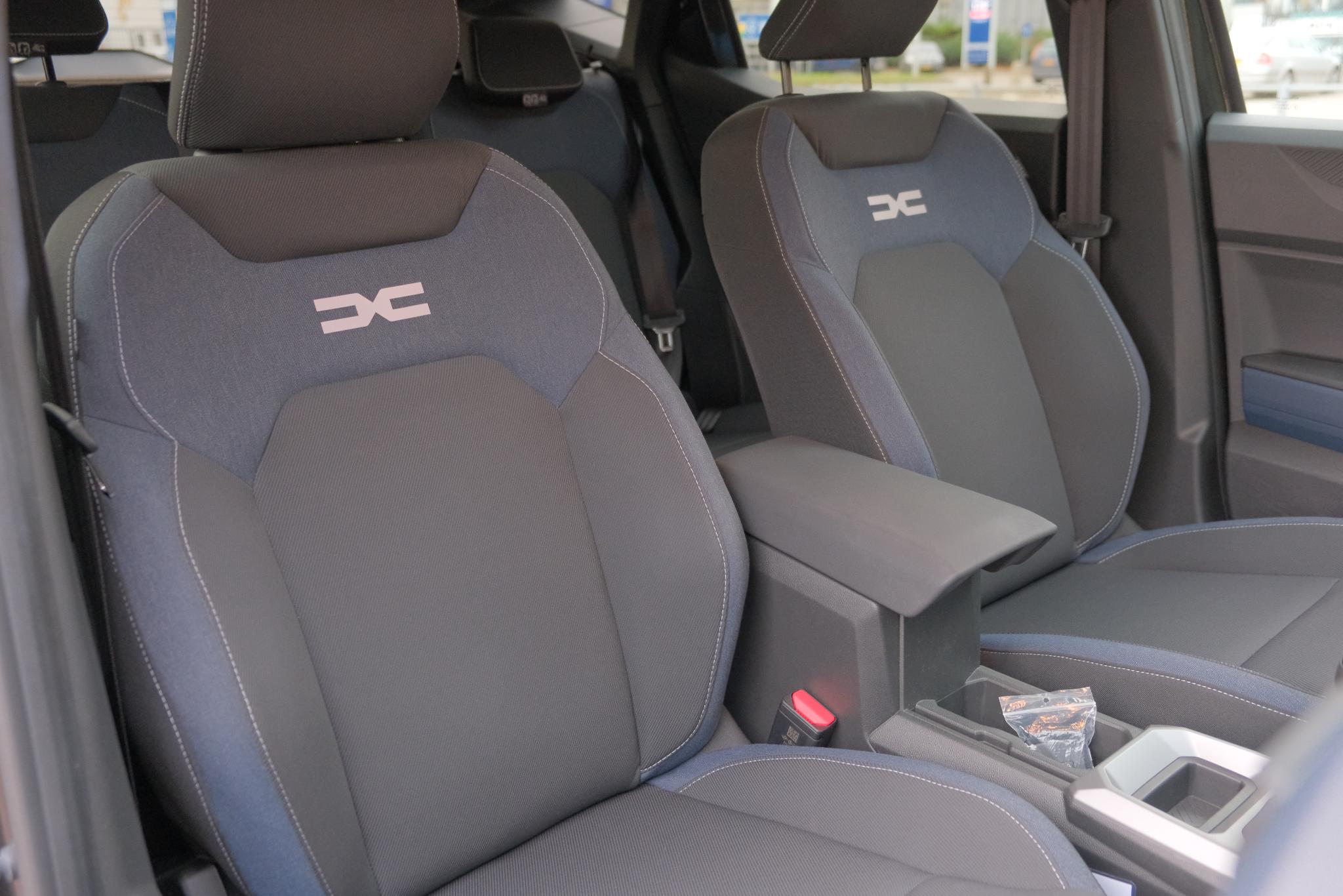 Dacia Duster 1.2 TCe 130pk mild hybrid Journey | App Connect | Climate | Cruise | Keyless | Camera | PDC afbeelding 8