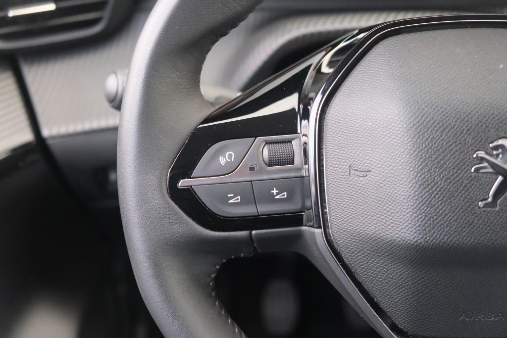 Peugeot 208 1.2 PureTech 100pk Allure Pack | App Connect | Climate | Adaptive Cruise | Keyless | Camera | PDC afbeelding 9