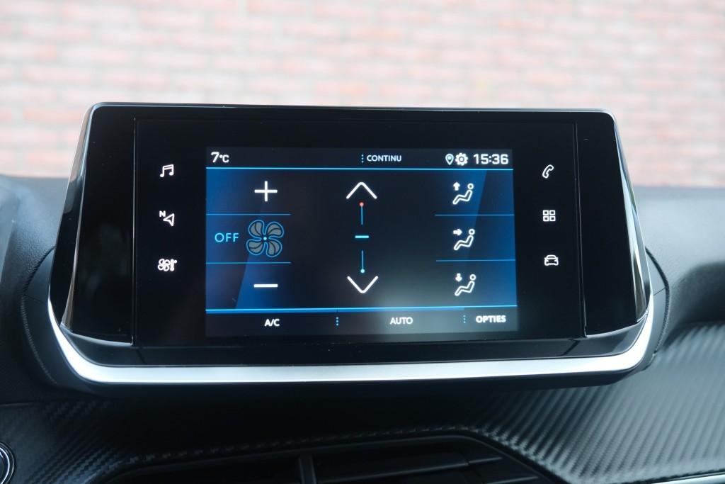 Peugeot 208 1.2 PureTech 100pk Allure Pack | App Connect | Climate | Adaptive Cruise | Keyless | Camera | PDC afbeelding 20