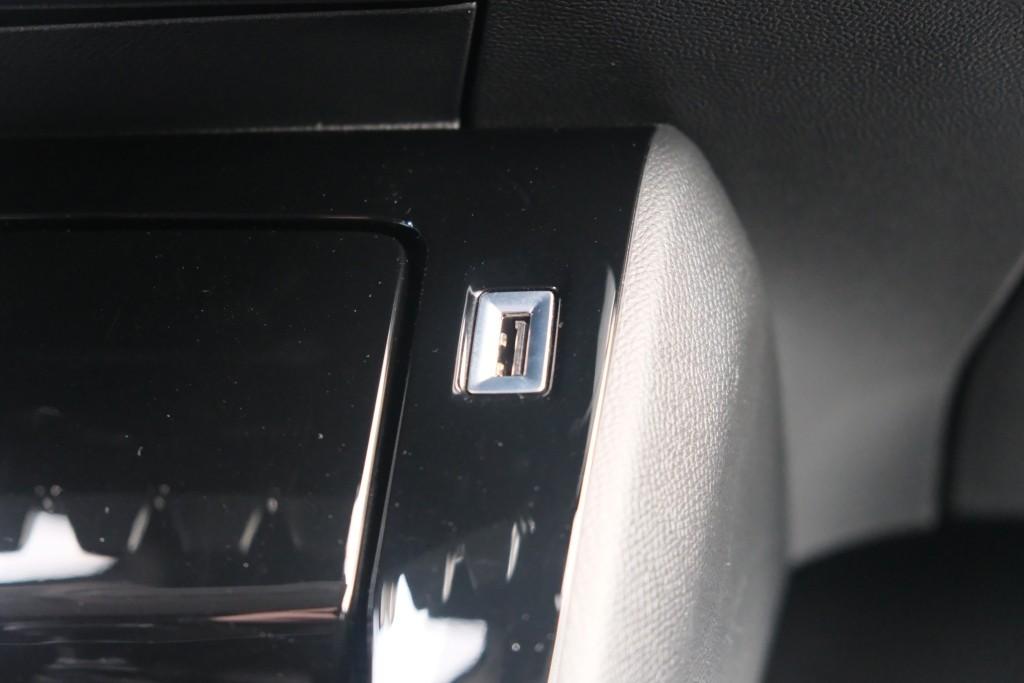 Peugeot 208 1.2 PureTech 100pk Allure Pack | App Connect | Climate | Adaptive Cruise | Keyless | Camera | PDC afbeelding 25