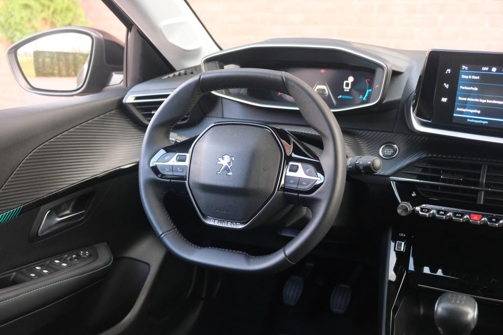 Peugeot 208 1.2 PureTech 100pk Allure Pack | App Connect | Climate | Adaptive Cruise | Keyless | Camera | PDC afbeelding 11