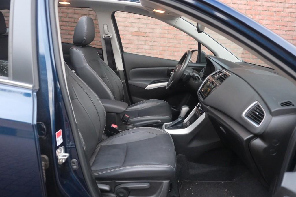 Suzuki S-Cross 1.4 Boosterjet 130pk CVT Style Smart Hybrid | Navi | Climate | Adaptive Cruise | Leder | Panoramadak | Stoelverwarming | Trekhaak afbeelding 4