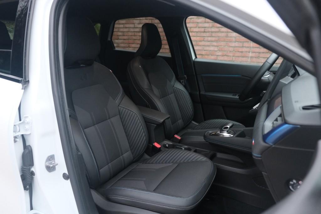 Renault Symbioz 1.6 E-Tech full hybrid 145 esprit Alpine | Navi | App Connect | Climate | Adaptive Cruise | Camera | PDC | Winter Pakket afbeelding 6