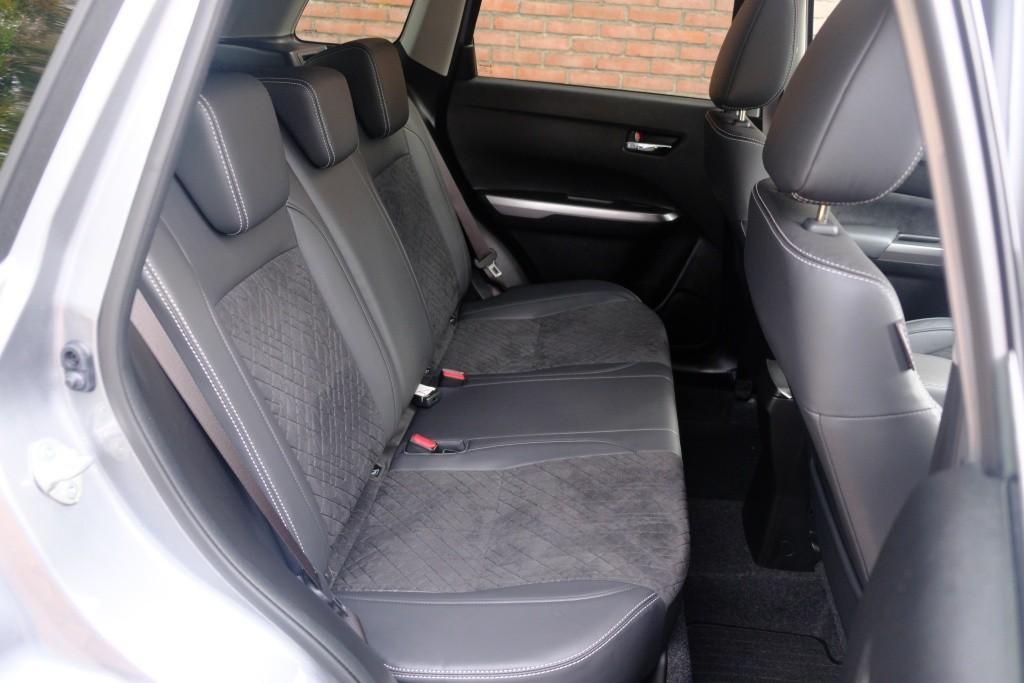 Suzuki Vitara 1.4 Boosterjet 130pk Style Smart Hybrid | Navi | App Connect | Climate | Adaptive Cruise | Panoramadak | Camera | Keyless | Blind Spot afbeelding 10