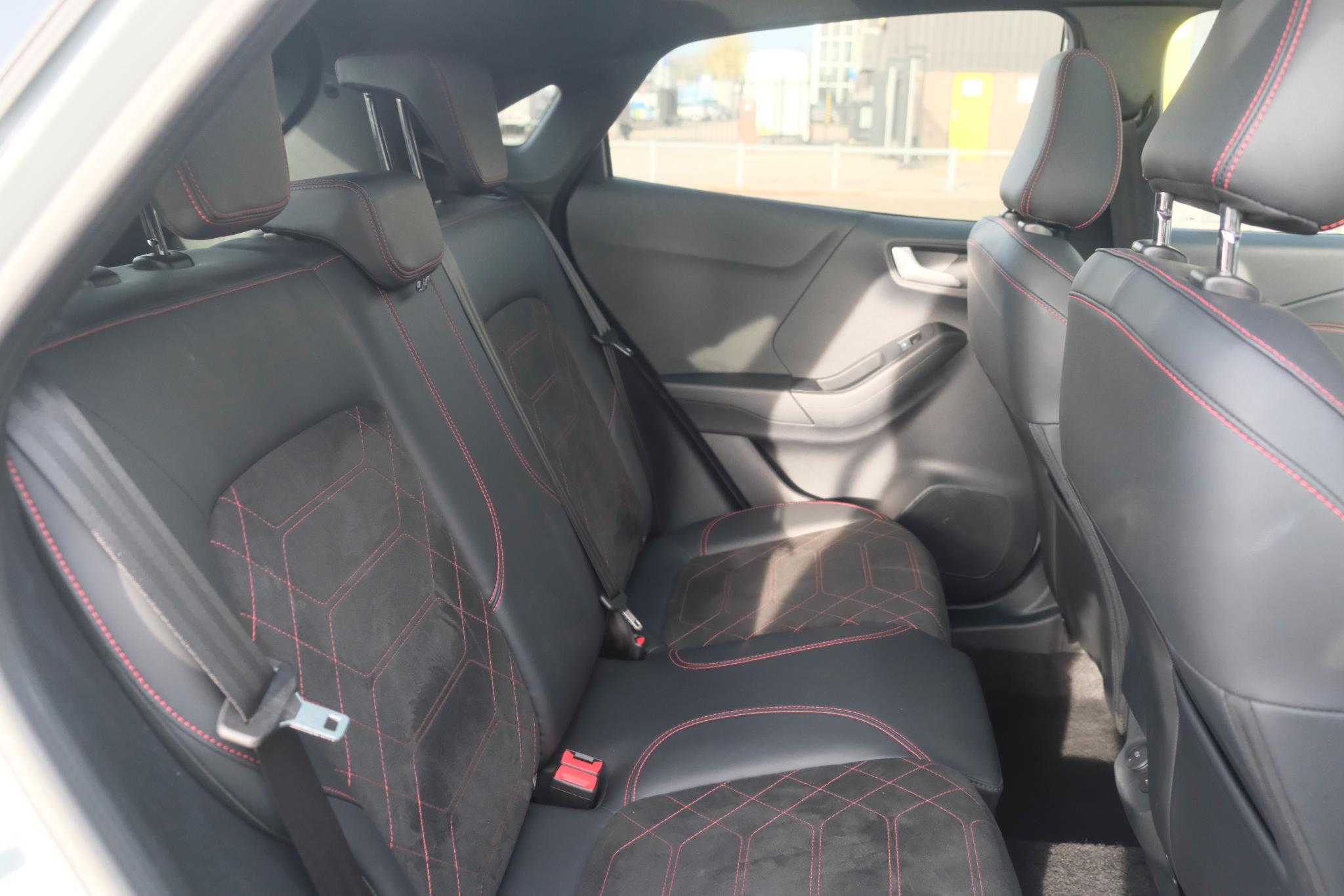 Ford Puma 1.0 EcoBoost Hybrid 155pk Aut. ST-Line X | Nieuw Model ! | Adaptive Cruise | 360° Camera | Panoramadak | Elektrische Achterklep | Trekhaak | Winter Pakket afbeelding 9