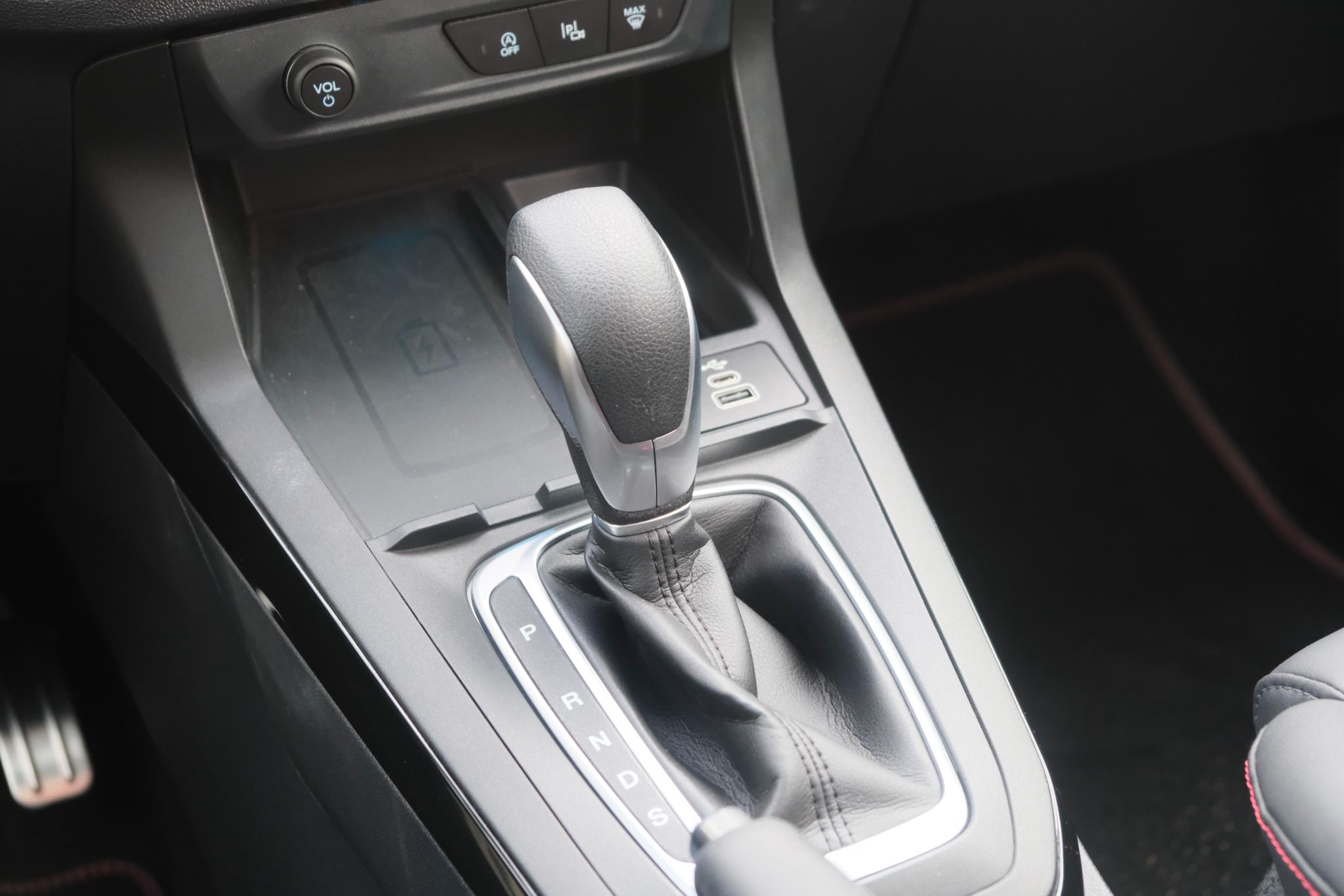 Ford Puma 1.0 EcoBoost Hybrid 155pk Aut. ST-Line X | Nieuw Model ! | Adaptive Cruise | 360° Camera | Panoramadak | Elektrische Achterklep | Trekhaak | Winter Pakket afbeelding 14