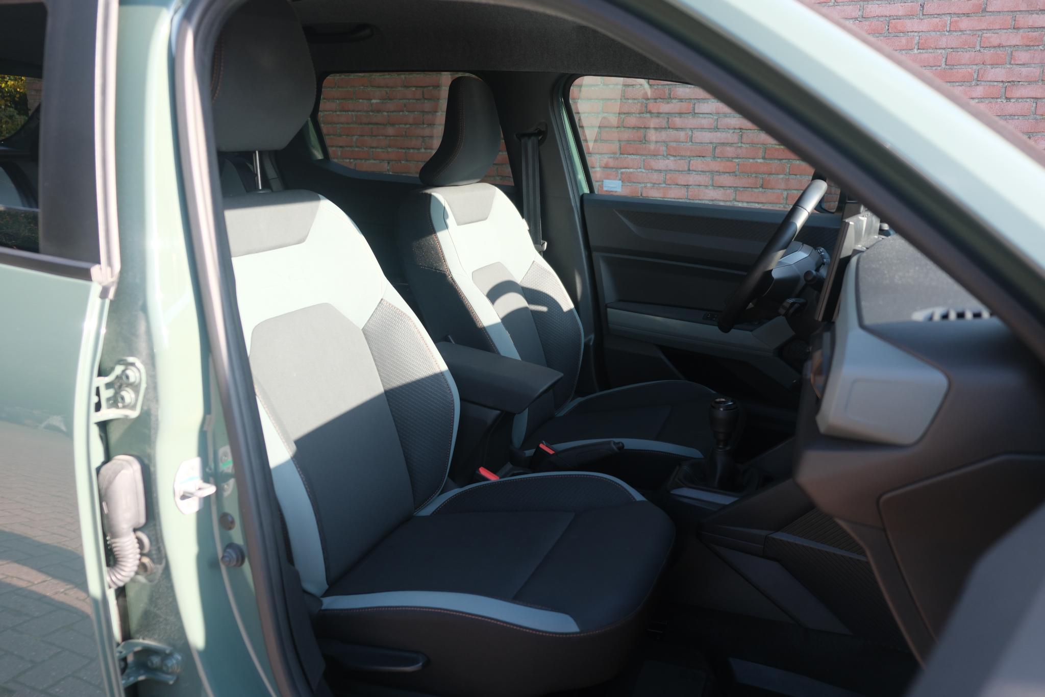 Dacia Duster 1.2 TCe 130pk mild hybrid Extreme | App Connect | Climate | Cruise | Keyless | Camera | PDC afbeelding 5