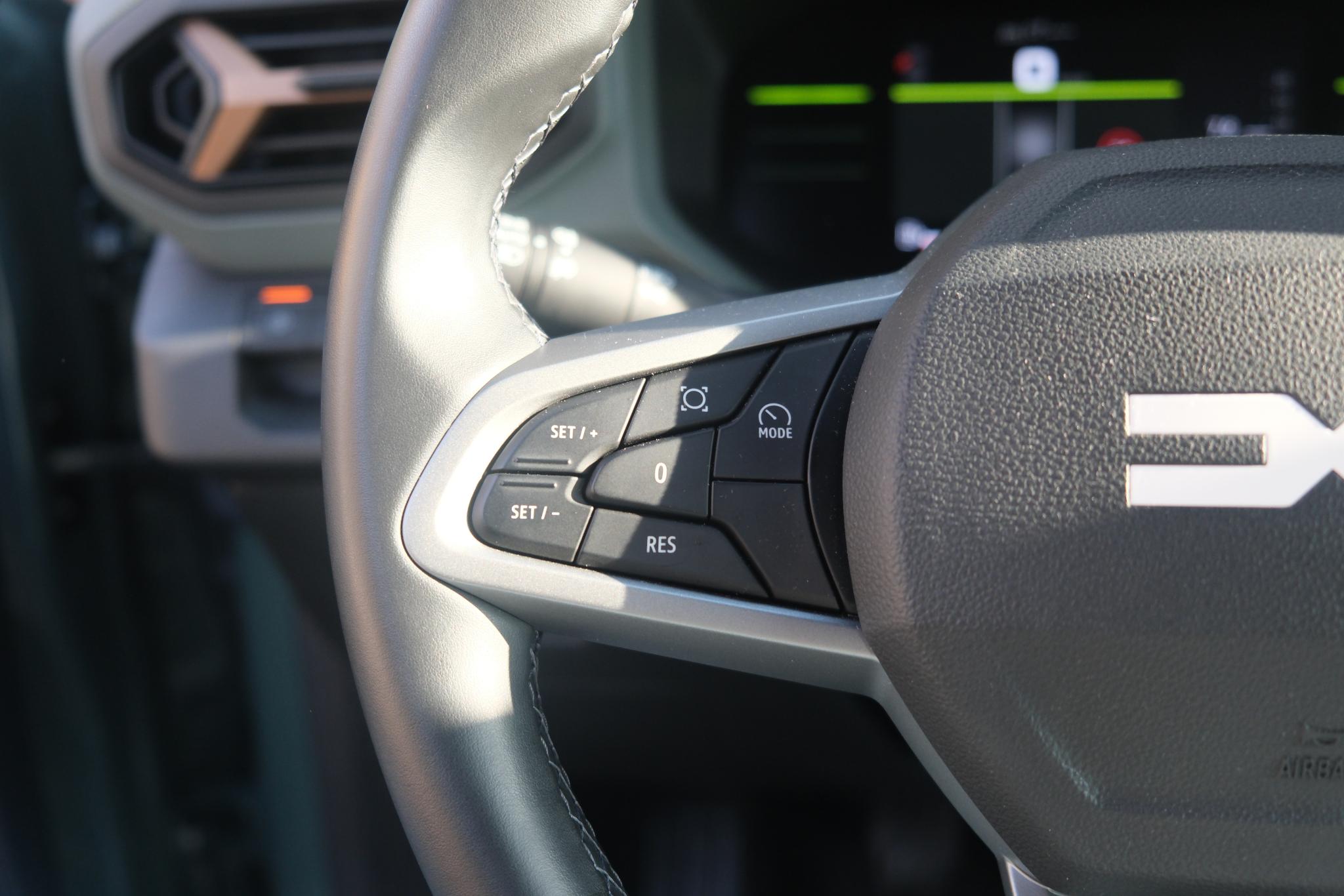 Dacia Duster 1.2 TCe 130pk mild hybrid Extreme | App Connect | Climate | Cruise | Keyless | Camera | PDC afbeelding 8