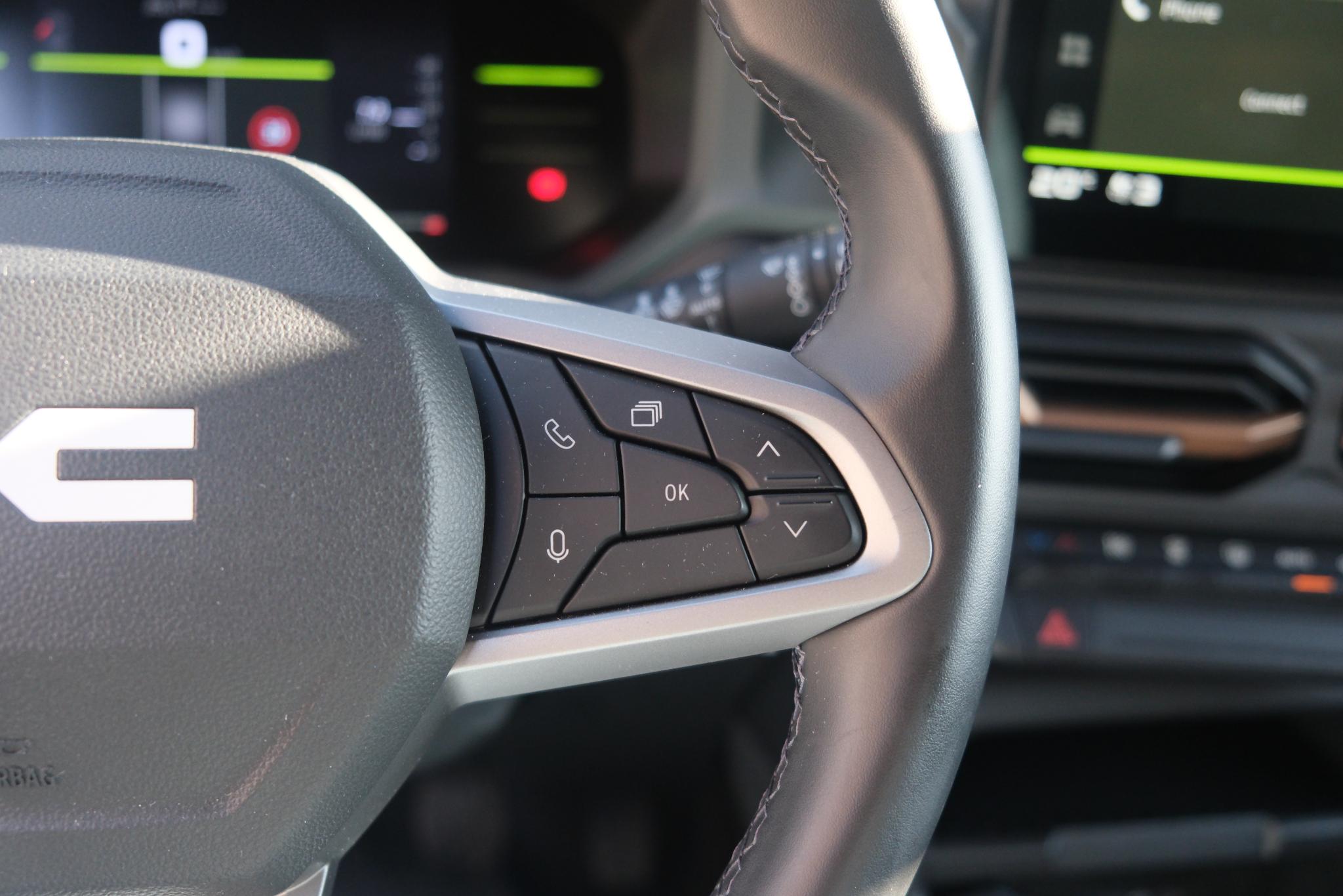 Dacia Duster 1.2 TCe 130pk mild hybrid Extreme | App Connect | Climate | Cruise | Keyless | Camera | PDC afbeelding 9