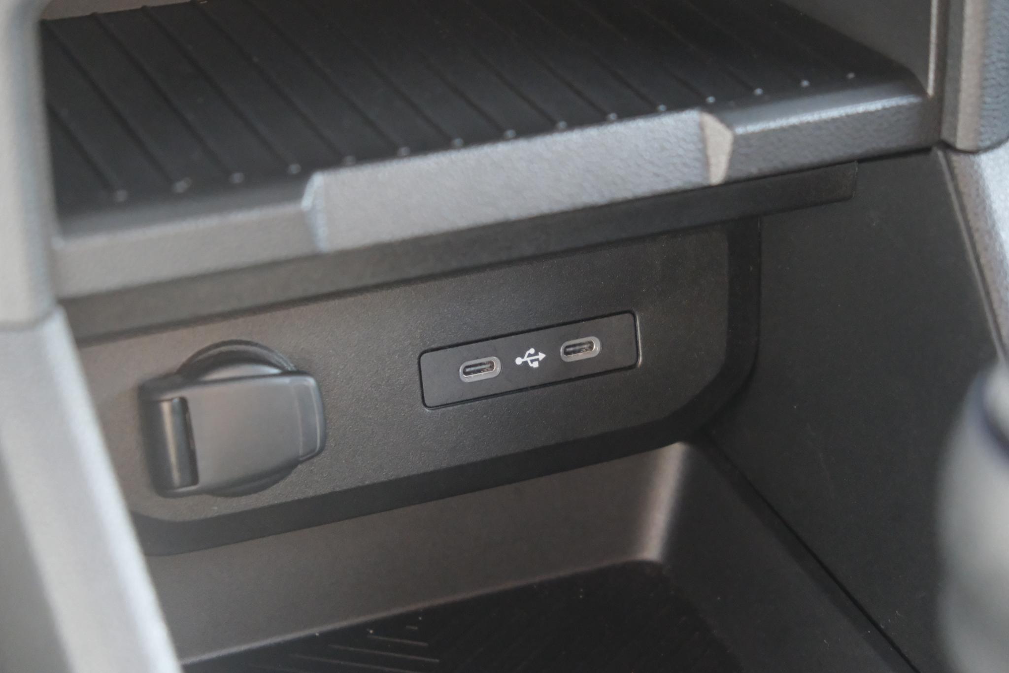 Dacia Duster 1.2 TCe 130pk mild hybrid Extreme | App Connect | Climate | Cruise | Keyless | Camera | PDC afbeelding 19