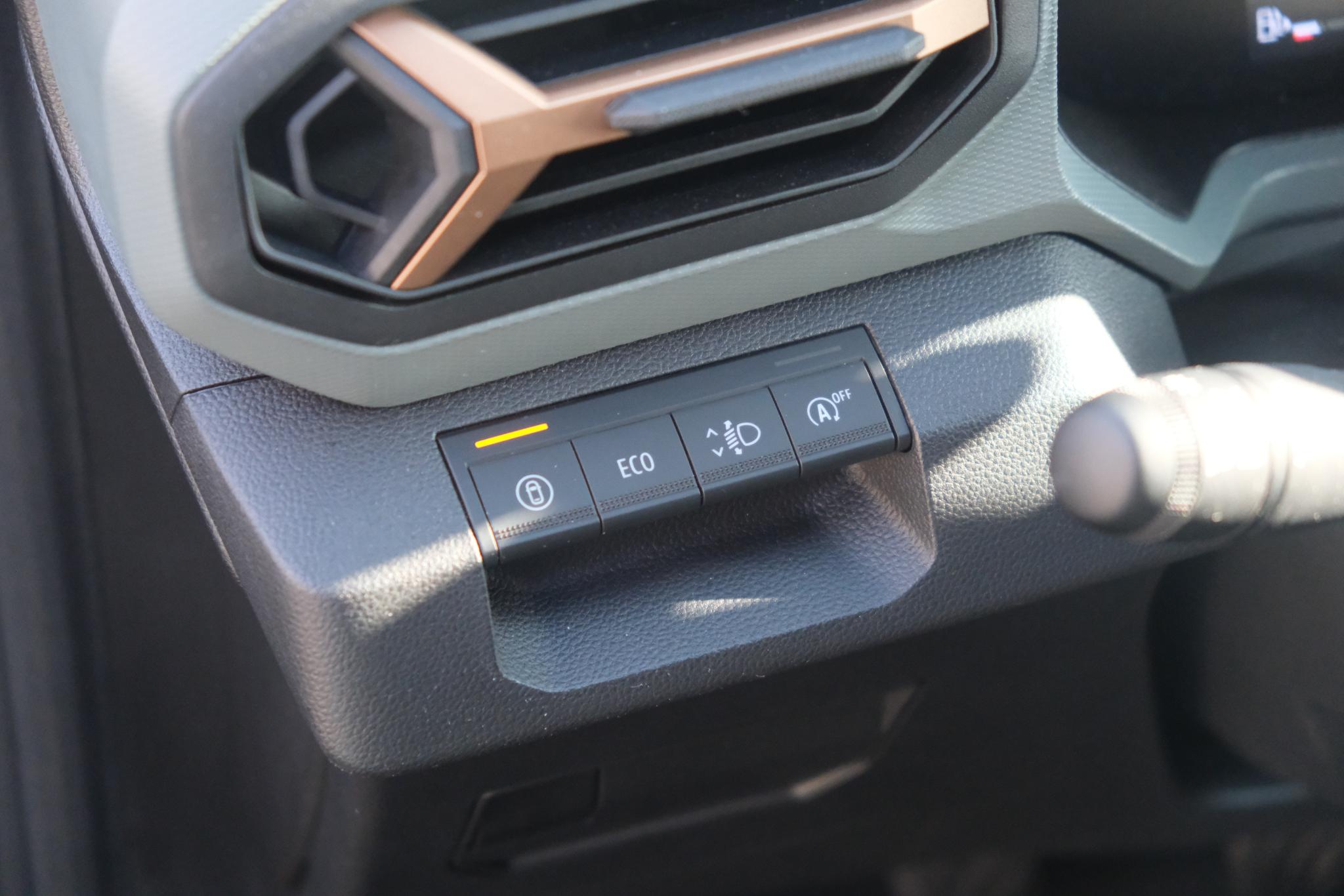 Dacia Duster 1.2 TCe 130pk mild hybrid Extreme | App Connect | Climate | Cruise | Keyless | Camera | PDC afbeelding 22