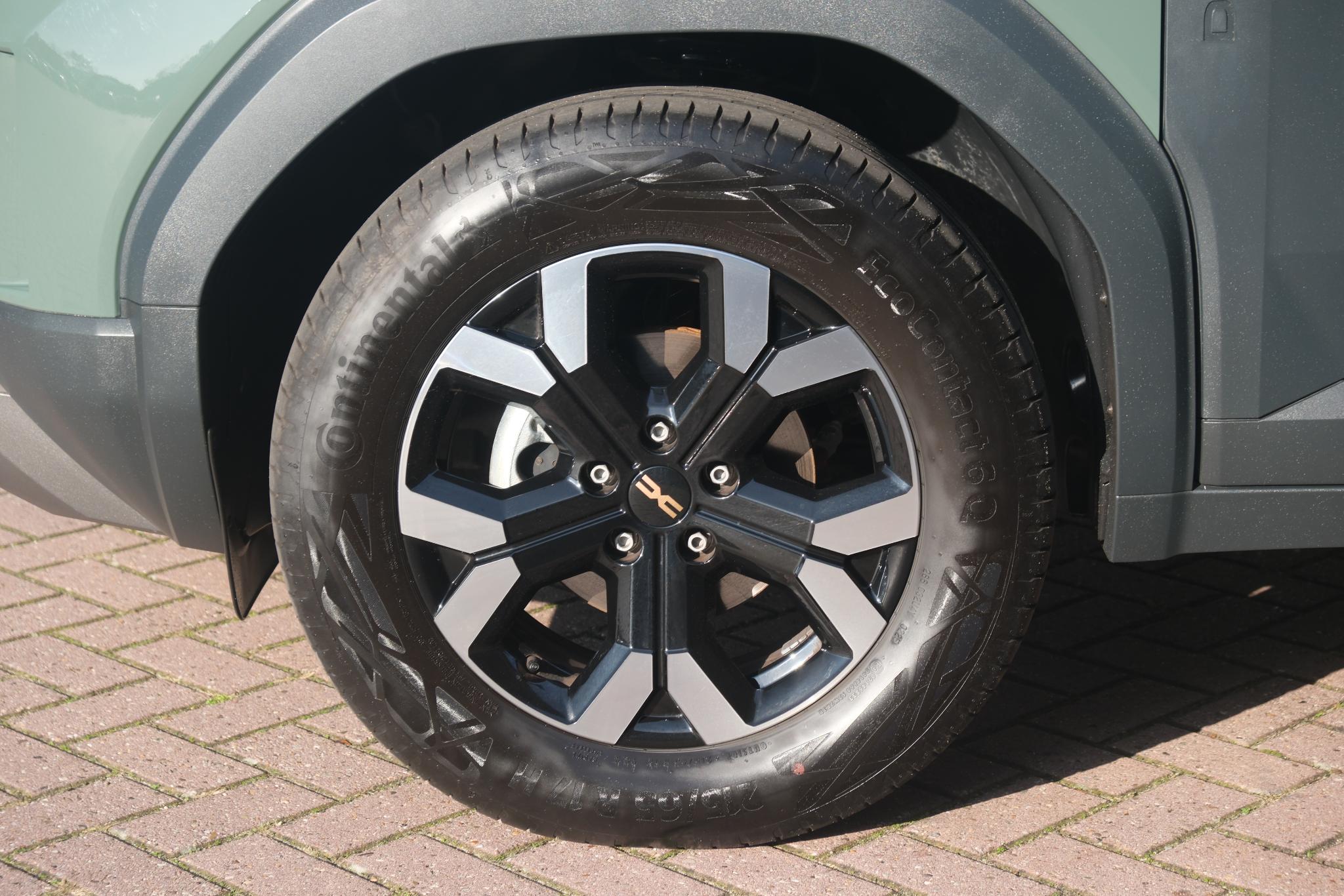 Dacia Duster 1.2 TCe 130pk mild hybrid Extreme | App Connect | Climate | Cruise | Keyless | Camera | PDC afbeelding 23