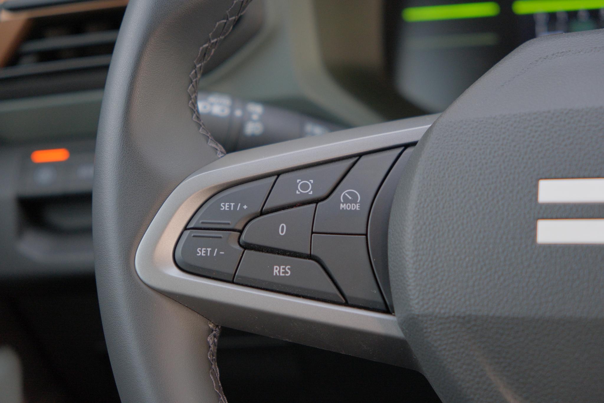 Dacia Duster 1.2 TCe 130pk mild hybrid Extreme | App Connect | Climate | Cruise | Keyless | Camera | PDC afbeelding 13