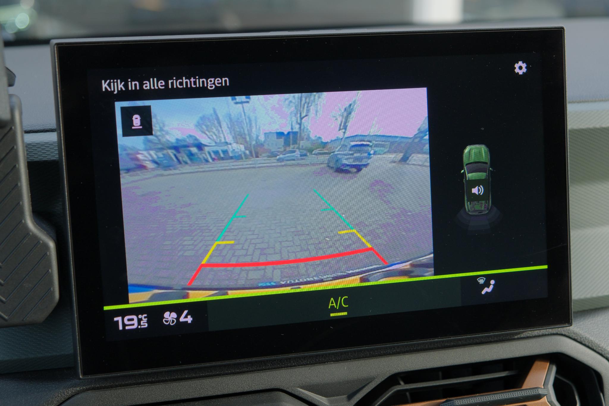 Dacia Duster 1.2 TCe 130pk mild hybrid Extreme | App Connect | Climate | Cruise | Keyless | Camera | PDC afbeelding 19