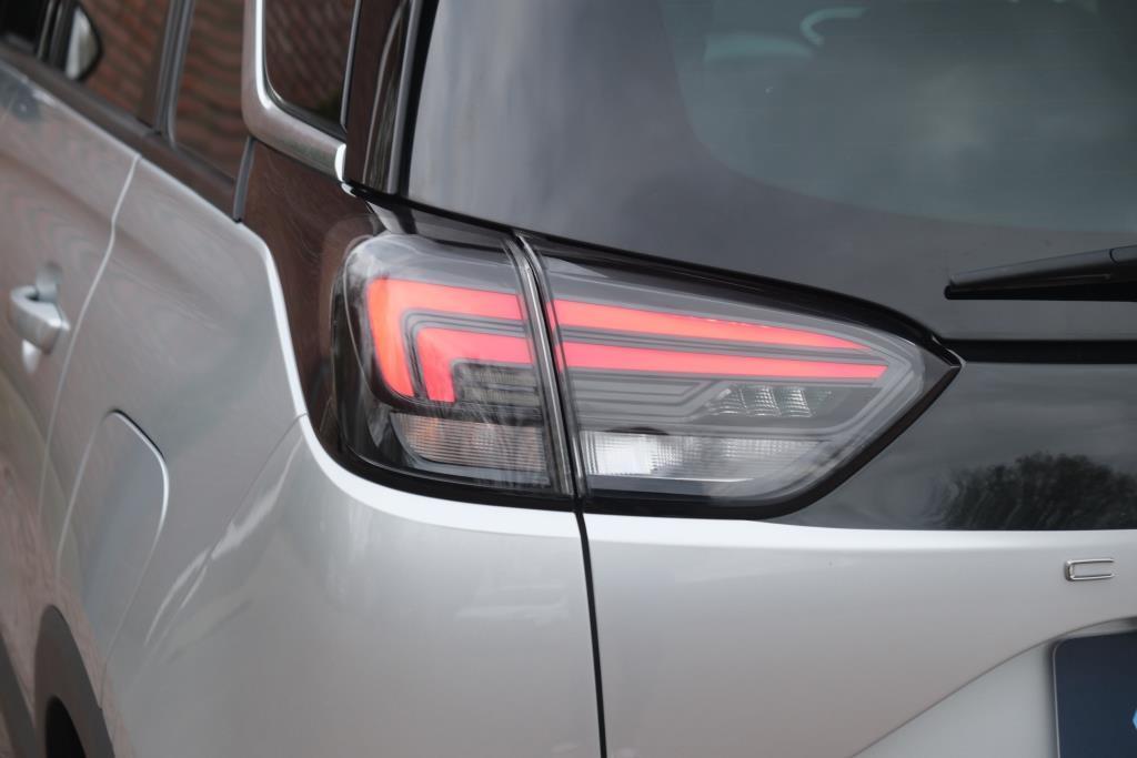 Opel Crossland 1.2 Turbo 110pk Ultimate | Navi | App Connect | Climate | Camera | Keyless | Blind Spot | PDC afbeelding 28