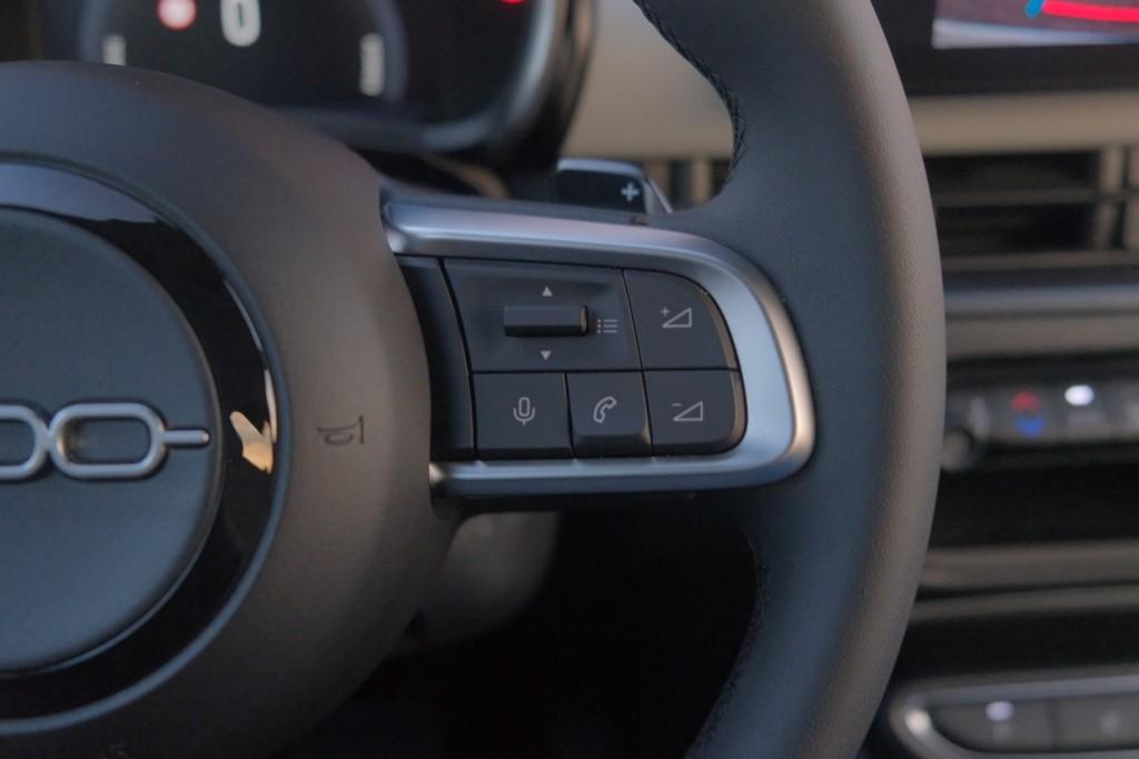 Fiat 600 1.2 Hybrid 110pk DCT6 La Prima | Navi | App Connect | Adaptive Cruise | Climate | Keyless | Camera | Leder | Elektrische Achterklep afbeelding 9