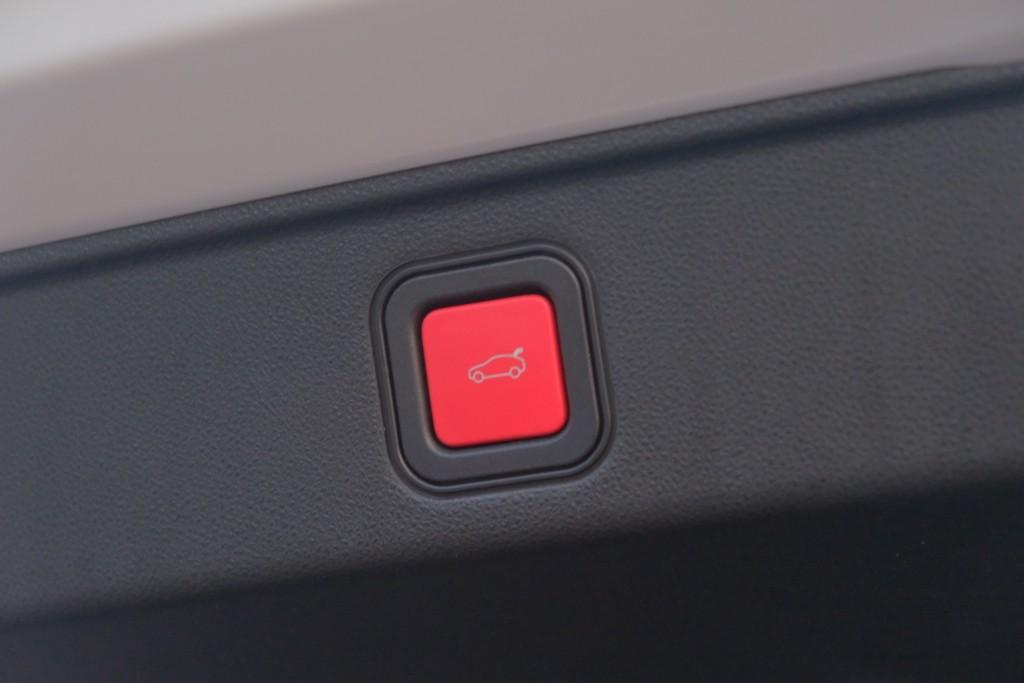 Fiat 600 1.2 Hybrid 110pk DCT6 La Prima | Navi | App Connect | Adaptive Cruise | Climate | Keyless | Camera | Leder | Elektrische Achterklep afbeelding 29