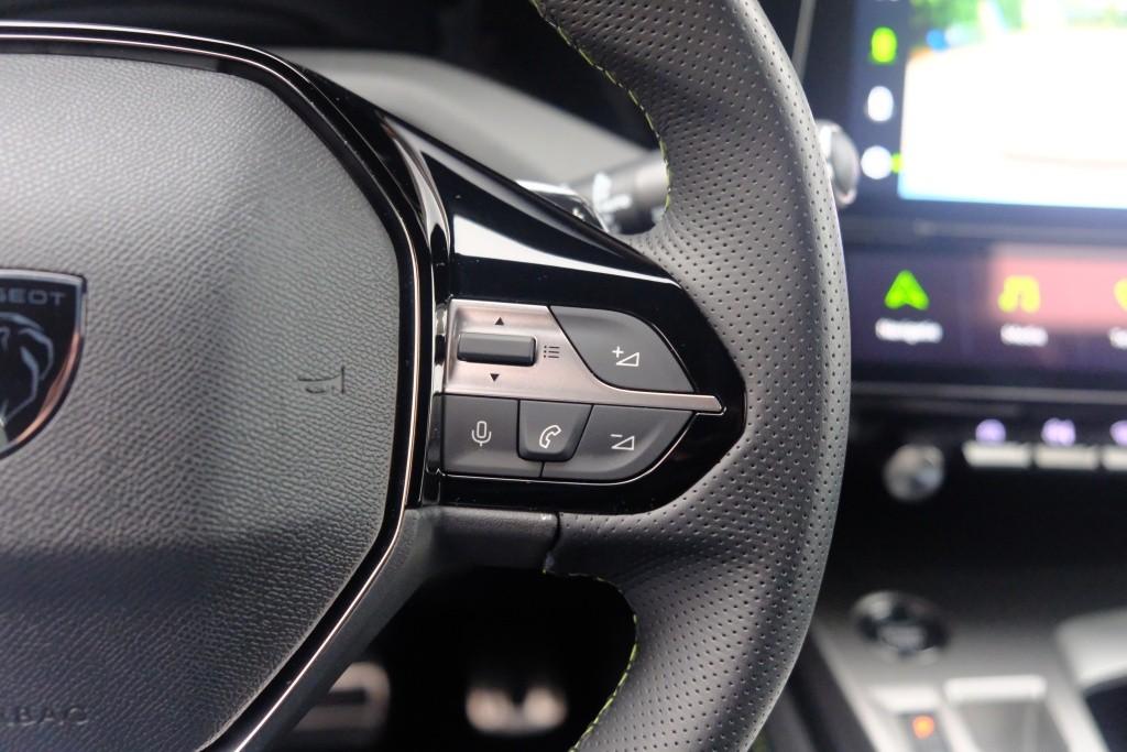 Peugeot 308 SW 1.2 PureTech 130pk EAT8 GT | Navi | App Connect | Climate | Adaptive Cruise | Camera | Keyless | PDC | 18" velgen afbeelding 9