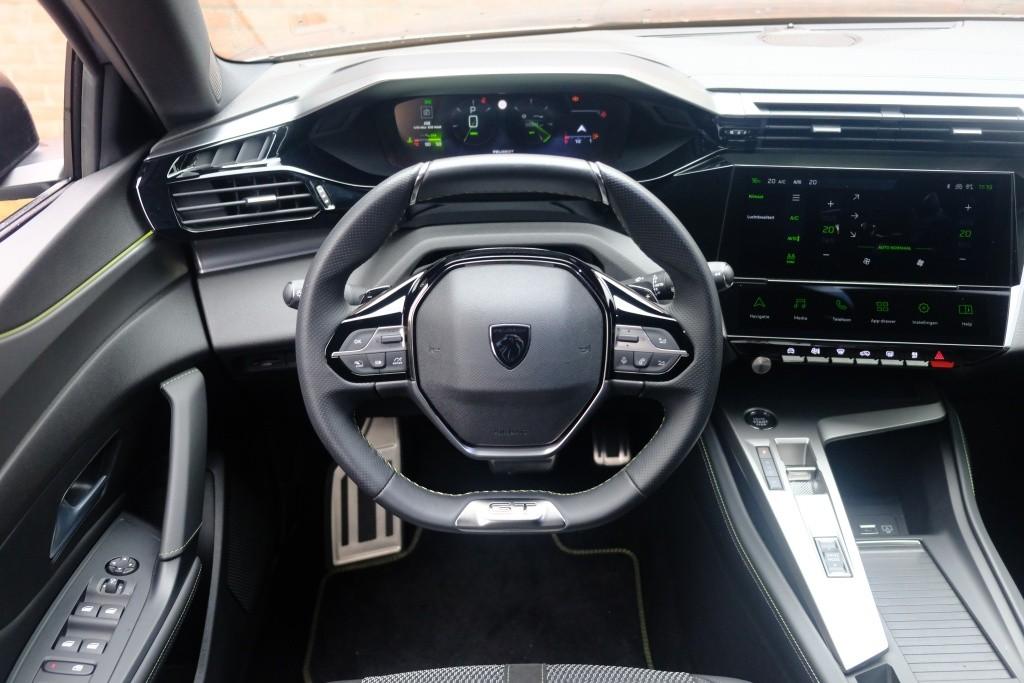 Peugeot 308 SW 1.2 PureTech 130pk EAT8 GT | Navi | App Connect | Climate | Adaptive Cruise | Camera | Keyless | PDC | 18" velgen afbeelding 13