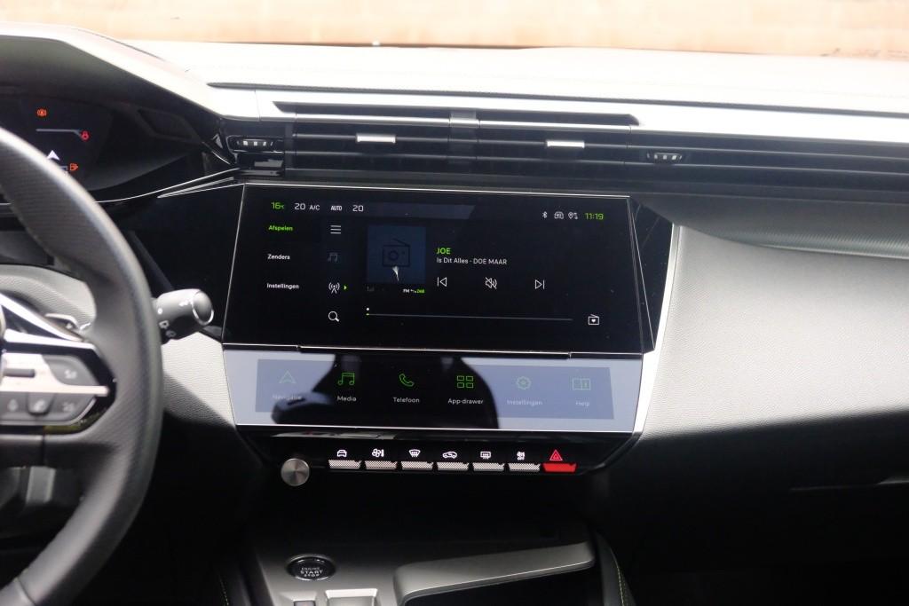 Peugeot 308 SW 1.2 PureTech 130pk EAT8 GT | Navi | App Connect | Climate | Adaptive Cruise | Camera | Keyless | PDC | 18" velgen afbeelding 14