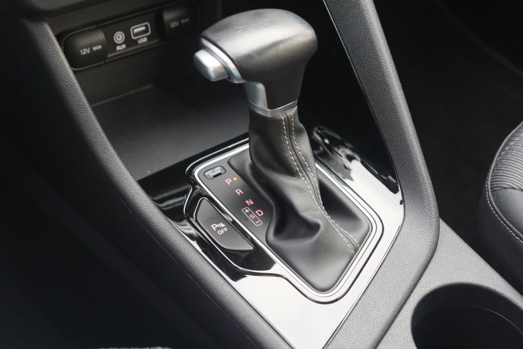 Kia Niro 1.6 GDi Hybrid 141pk DCT6 First Edition | Navi | App Connect | Climate | Crusie | Camera | Cruise | PDC | Trekhaak afbeelding 20