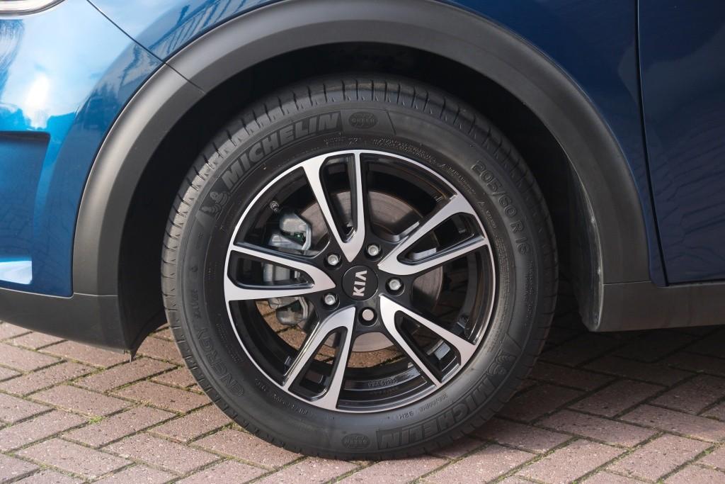 Kia Niro 1.6 GDi Hybrid 141pk DCT6 First Edition | Navi | App Connect | Climate | Crusie | Camera | Cruise | PDC | Trekhaak afbeelding 24