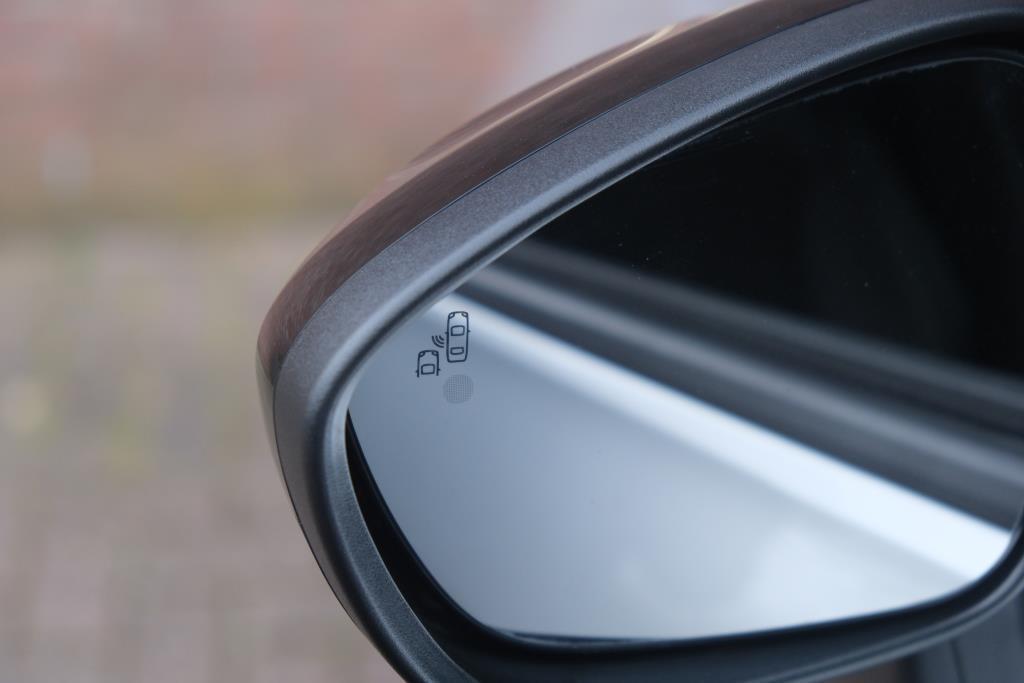 Opel Crossland 1.2 Turbo 110pk Ultimate | Navi | App Connect | Climate | Camera | Keyless | Blind Spot | PDC afbeelding 23