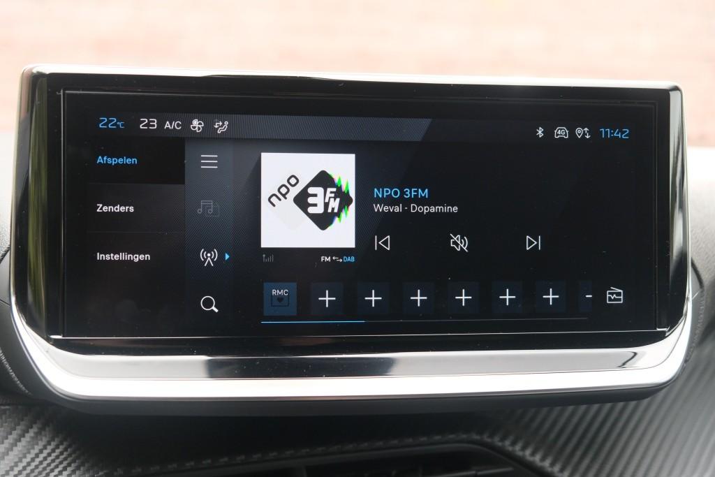 Peugeot 2008 1.2 PureTech 100pk Allure | App Connect | Climate | Cruise | DAB | PDC afbeelding 11