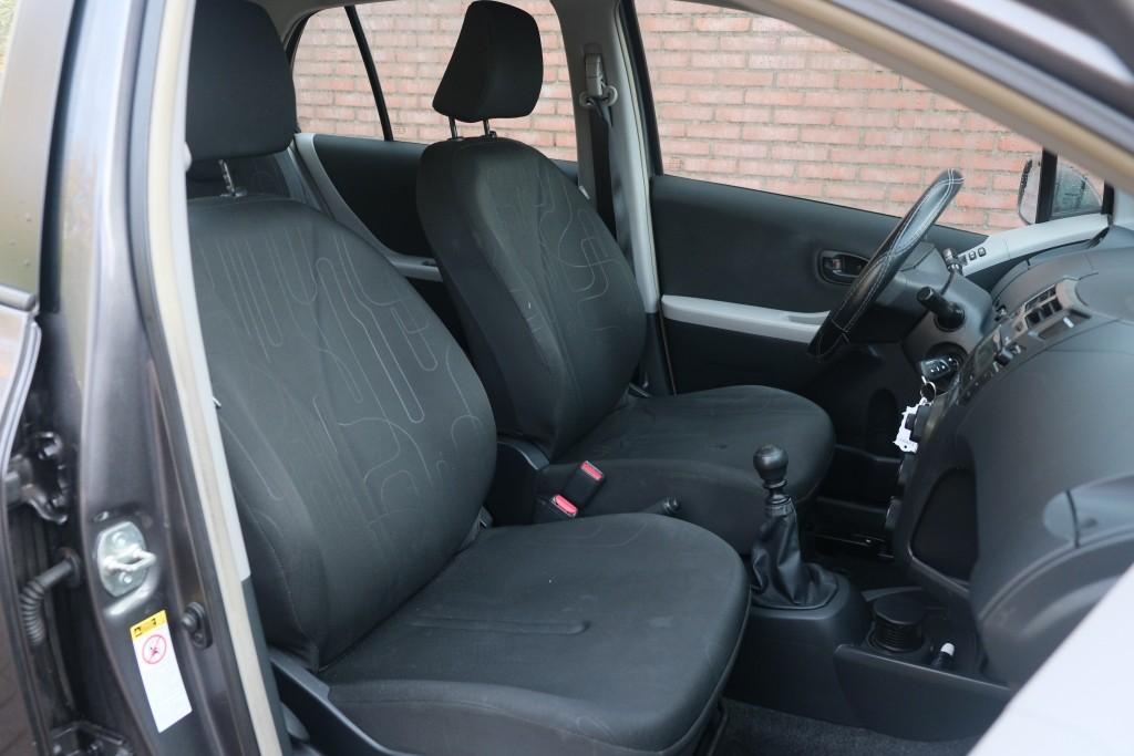 Toyota Yaris 1.3 VVTi 100pk 5-drs Comfort | Airco | Elektrische ramen | Trekhaak afbeelding 5