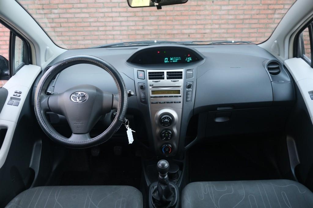 Toyota Yaris 1.3 VVTi 100pk 5-drs Comfort | Airco | Elektrische ramen | Trekhaak afbeelding 6