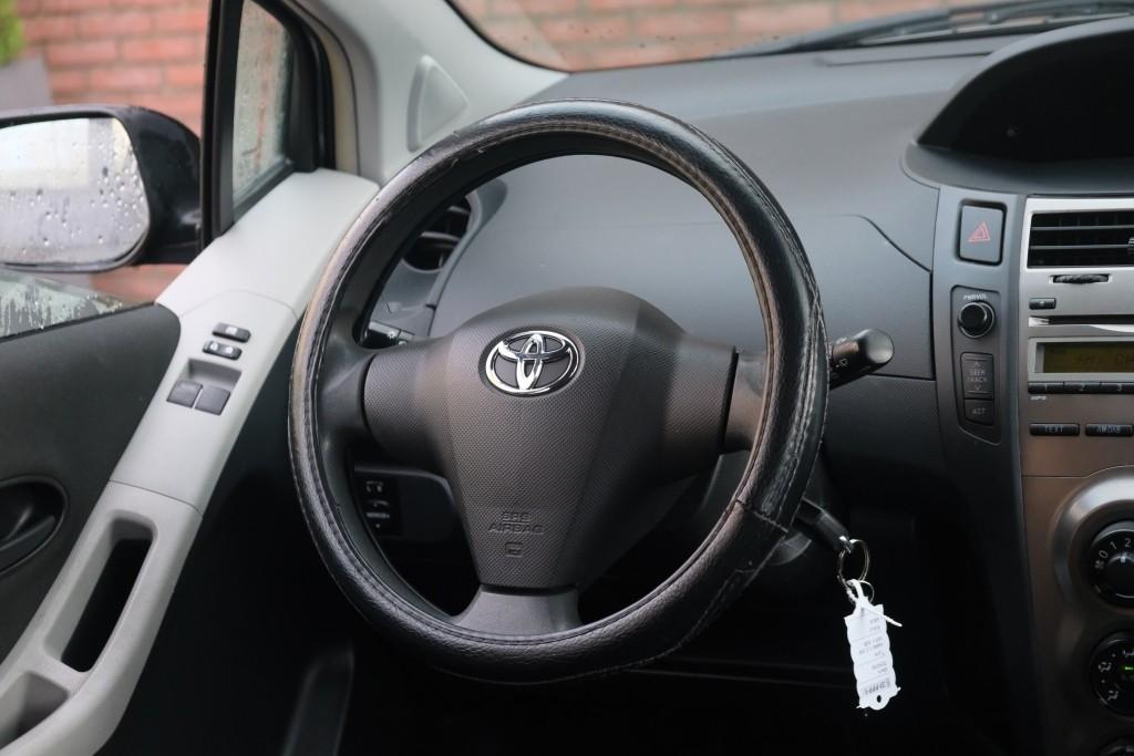 Toyota Yaris 1.3 VVTi 100pk 5-drs Comfort | Airco | Elektrische ramen | Trekhaak afbeelding 9