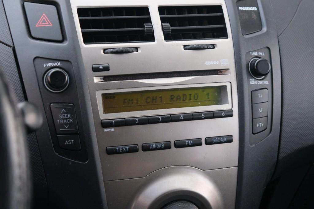 Toyota Yaris 1.3 VVTi 100pk 5-drs Comfort | Airco | Elektrische ramen | Trekhaak afbeelding 12