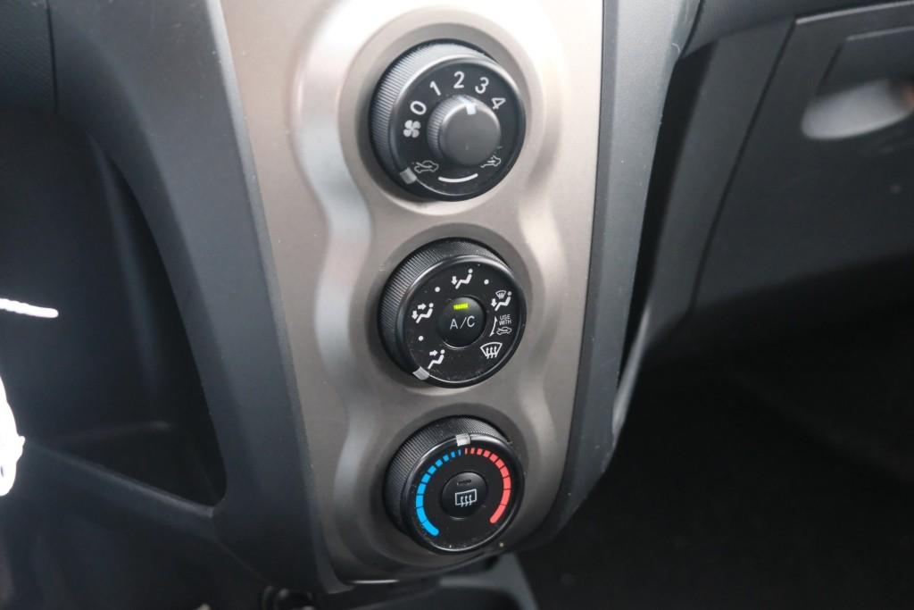 Toyota Yaris 1.3 VVTi 100pk 5-drs Comfort | Airco | Elektrische ramen | Trekhaak afbeelding 13